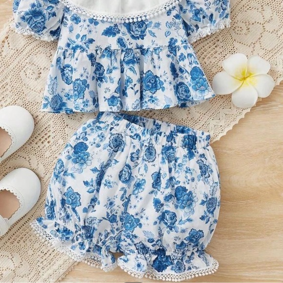 Baby blue floral toile 2 piece baby outfit size 9M - Picture 2 of 2